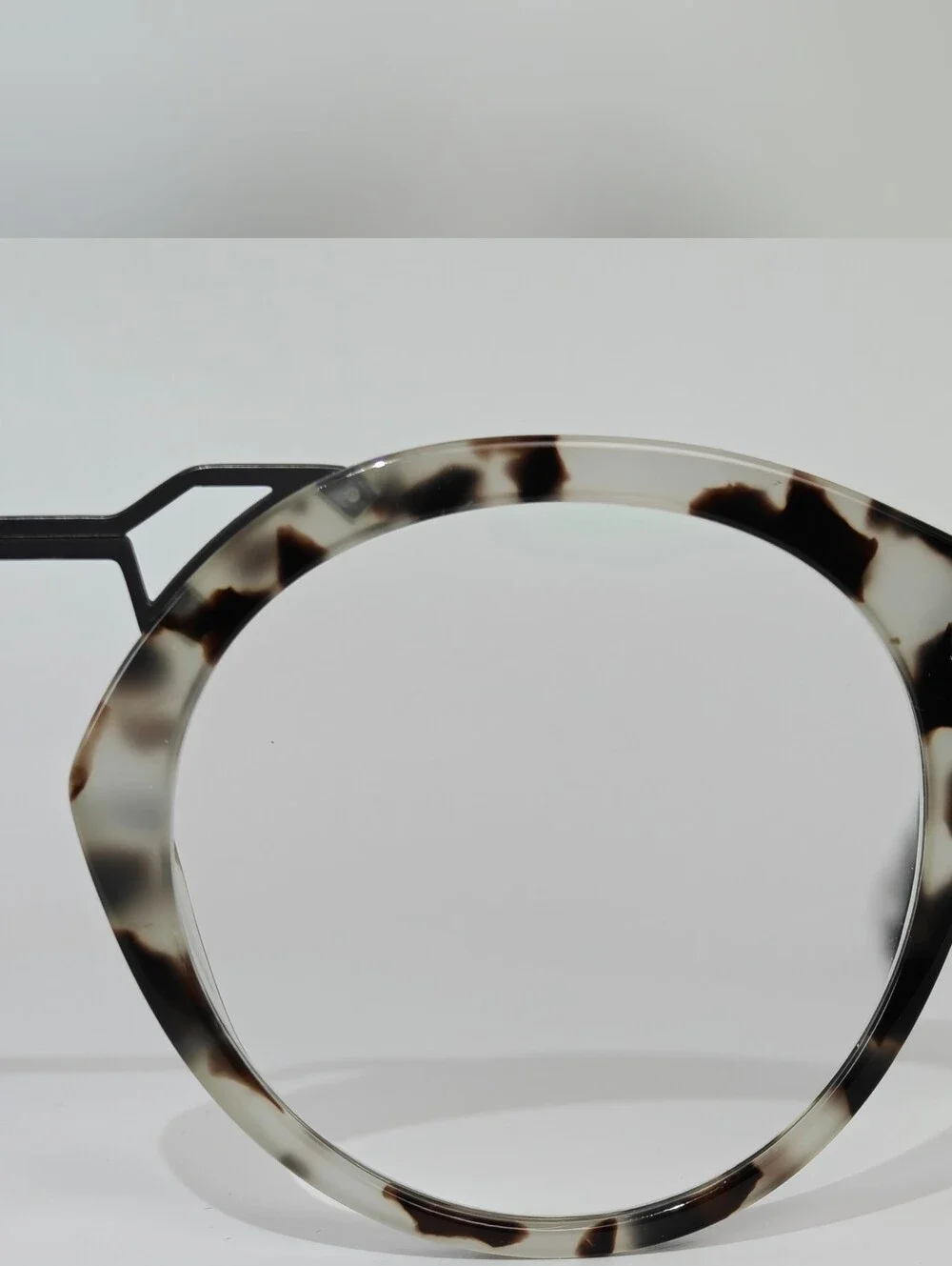 Trekker. Round Tortoiseshell Metal-Bridge Eyeglasses - Gray/Black